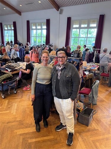 Caroline HamQ:\2638\1-Material\05_MZ\bek\1Amtliche Bekanntmachungen VG Mendig.msgQ:\2638\1-Material\05_MZ\bek\1Amtliche Bekanntmachungen VG Mendig.msgaQ:\2638\1-Material\05_MZ\bek\1Amtliche Bekanntmachungen VG Mendig.msgnn (Q:\2638\1-Material\05_MZ\bek\1Amtliche Bekanntmachungen VG Mendig.msglinks) und Anett Weiß freuen sich wieder auf einen erfolgreichen Secondhand-Mode-Markt für Frauen.  Foto: Caroline Hamann