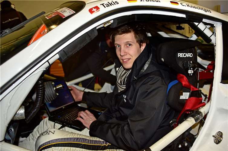 Carsten Knechtges bei der Einsatzvorbereitung des Porsche 997 Cup.