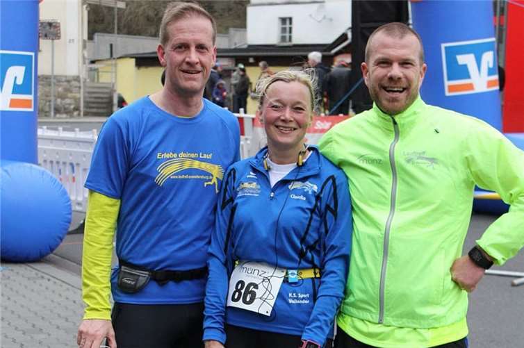 Carsten Renner, Claudia Heitz und Jens Nürnberg nach dem Osterlauf in Selters.privat