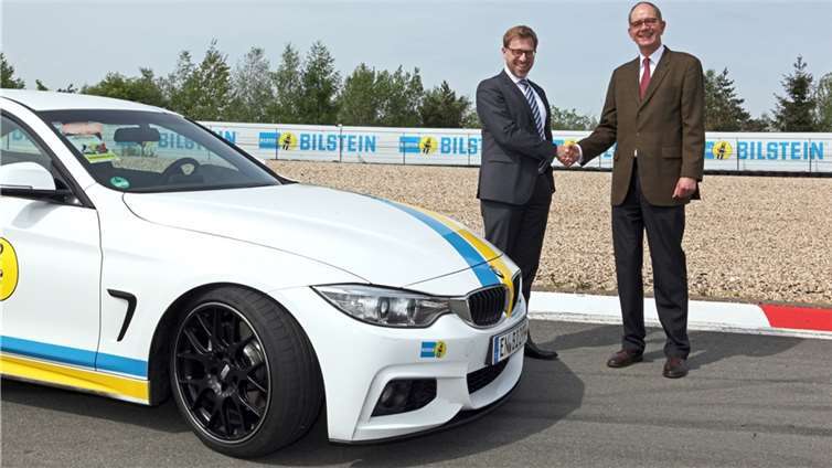 Carsten Schumacher (re.), Geschäftsführer der capricorn NÜRBURGRING GmbH und Thorsten Schwippert (li.), Geschäftsleitung AfterMarket der ThyssenKrupp Bilstein GmbH. Foto: capricorn NÜRBURGRING GmbH