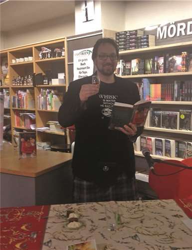 Carsten Sebastian Henn las aus seinem Buch „Der letzte Whiskey“ vor. privat