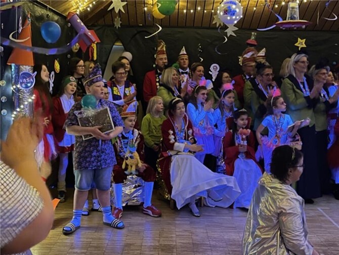 Casa Vivida feiert Karneval unter dem Motto Weltraum.  Foto: Silvia Allar