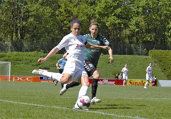 Celia Okoyino da Mbai wieder treffsicher. Norbert J. Becker