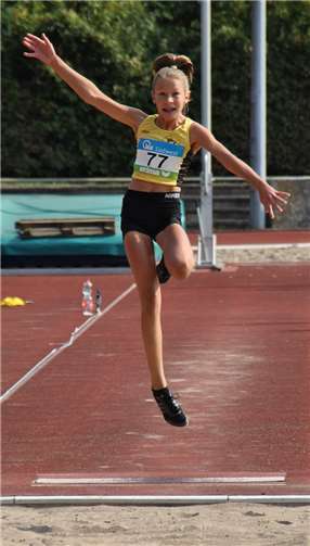 Celina Mediger beim Weitsprung. Ihre Leistung: 5,13 m. Foto: privat