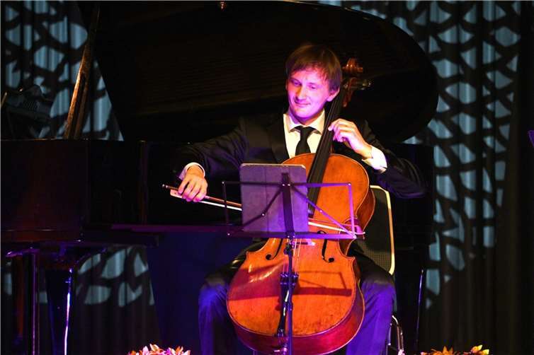 Cellist Benedict Kloeckner begeistertete das Publikum.