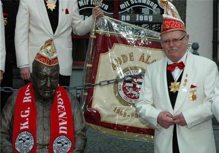 Charlie Korden (r.) ist der neue Addene Jong.SES