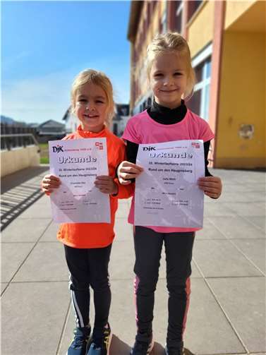 Charlotte Otto und Julia Wirth.  Foto: VfB Polch