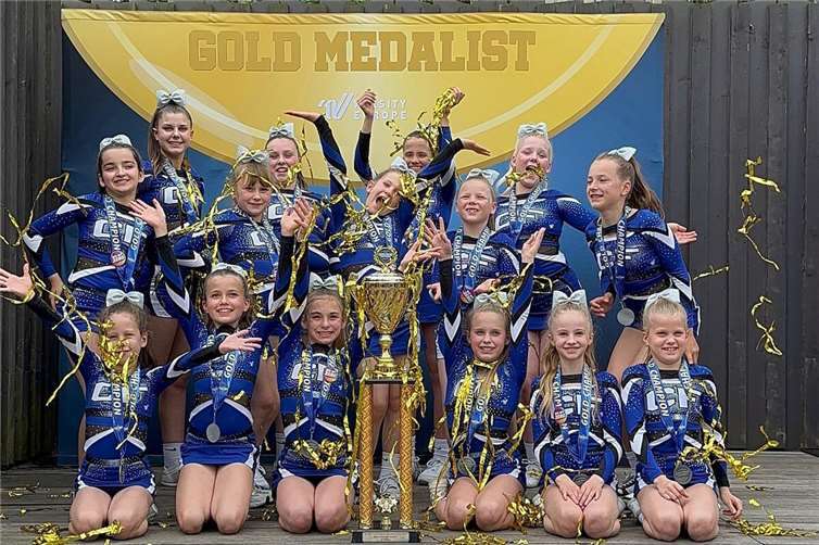 CheerForce Hurricane sichert sich Gold zum Saisonende. Foto: Isabella Weiland