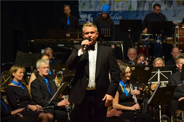 Chefdirigent Stefan Klein. Quellen: Musikfreunde Fidelia