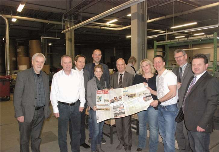 Chefredakteur Hermann Krupp und Susanne Krupp erklärten den Besuchern desAktionsForum Neuwied die Zeitungsproduktion des Blick aktuell und seine Präsenz im Internet.Schwarz
