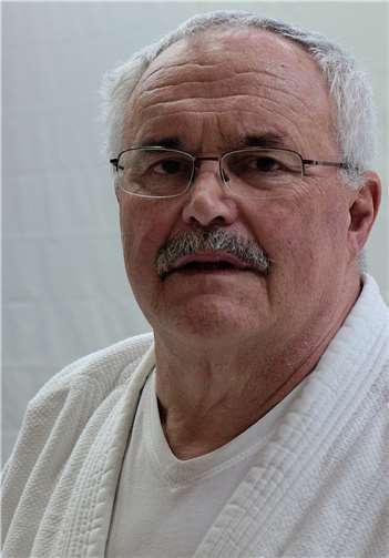 Cheftrainer Ernst Elenz (6. Dan).