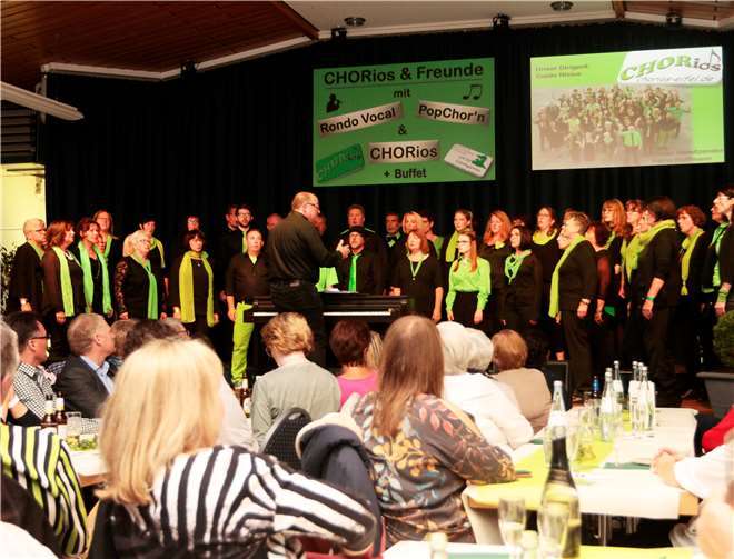 „Chorios“ unter Leitung von Guido Nisius war der gastgebende Chor.Fotos: SES