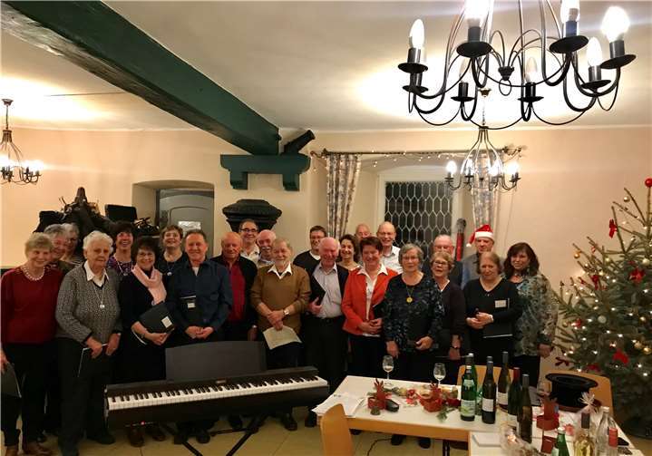 Chorleiter Hans-Günter Gräff und Pastor Peter Lönarz durften nicht fehlen. privat