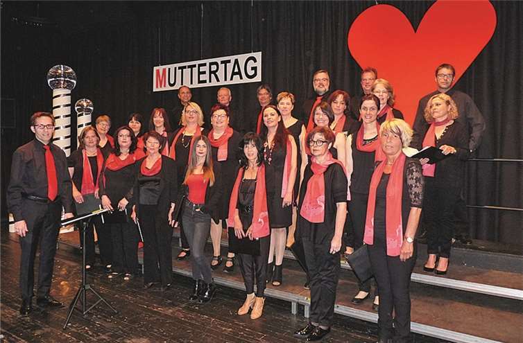 Chorleiter Jürgen Rieser bot mit seinem gemischten Chor „BelCanto“ Chorliteratur auf hohem Niveau.