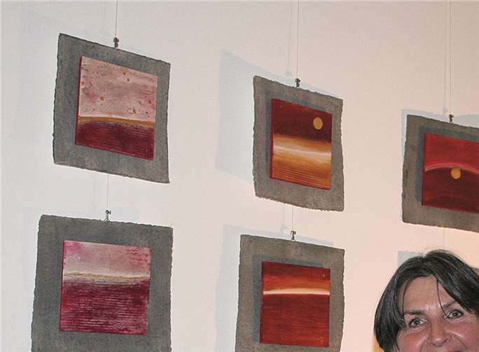 Christa Nelles strahlt: Sie fühlt sich rundum wohl in ihren neuen Atelierräumen. HG