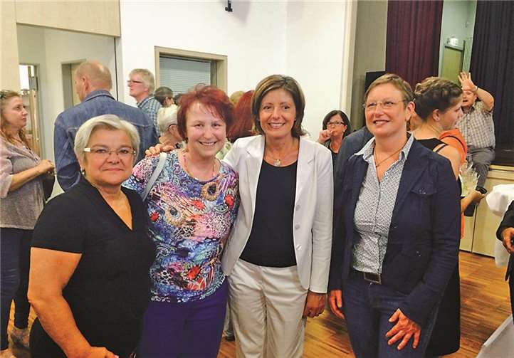 Christel Klöckner, AsF-Vorsitzende Jutta Hofmann, Ministerpräsidentin Malu Dreyer, Ortsbürgermeisterin Karin Küsel-Ferber von Urbar (v.l.n.r.). privat