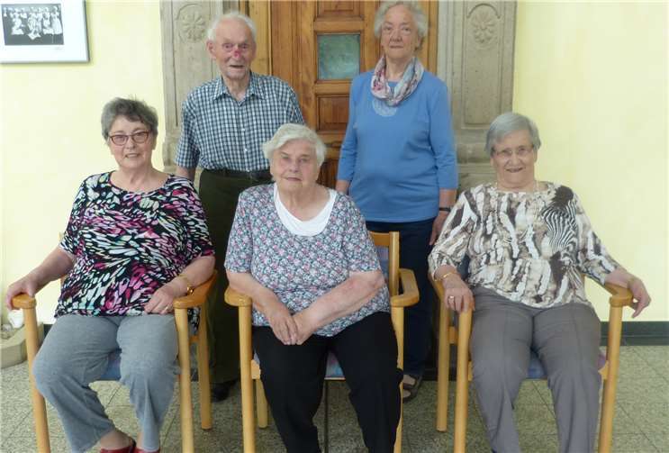 Christel Rieder, Eugen Schäfer, Gertrud Orth, Marlies Ellingen und Hildegard Rausch (v.l.) sind neu gewählte Mitglieder der Bewohnervertretung im Seniorenheim Marienburg. Foto: privat