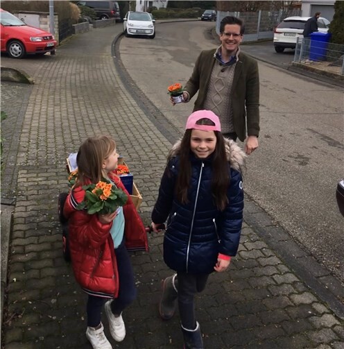 Christian Altmaier überbrachte einen Blumengruß.Foto: privat