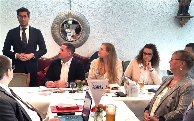 Christian Altmaier wurde einstimmig zum Landratskandidat der Freien Wähler gewählt.  Foto: H.G. Schönberg