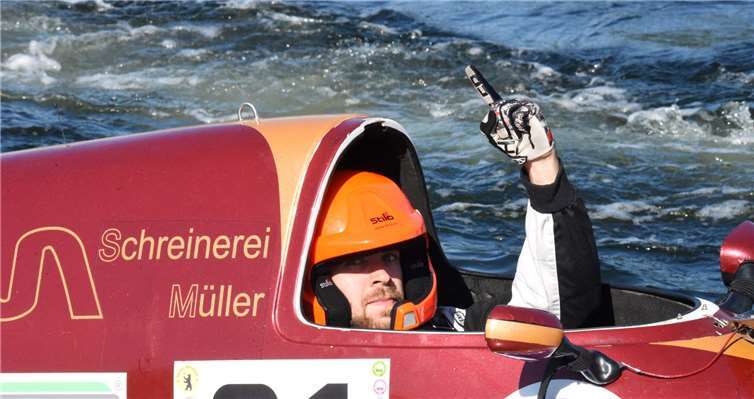 Christian Groß in seinem Boot.