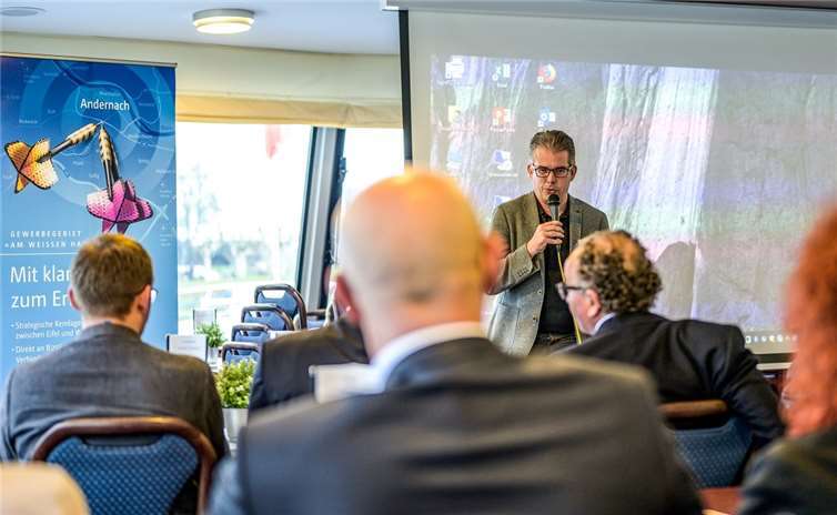 Christian Heller, Geschäftsführer der Andernach.net GmbH, begrüßte die Gäste zum diesjährigen Gründerschiff. Foto: Andernach.net