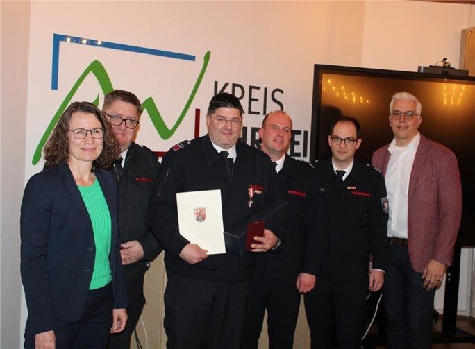 Christian Schrading erhielt für 15-jährige Tätigkeit als Kreisausbilder Atemschu...