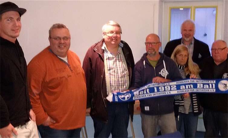 Christian Stöpel (v. l.), Jörg Vöge, Hartmut Pinnow, Wolfgang Schellert, Uschi Wackermann, Ferhat Cato und Walter Eiden. privat