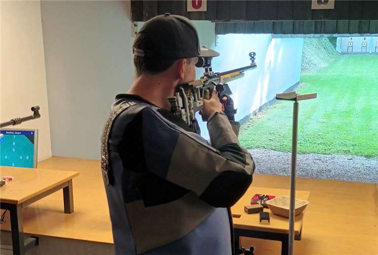 Christian Theisen beim KK-Training. Foto: StSebNB