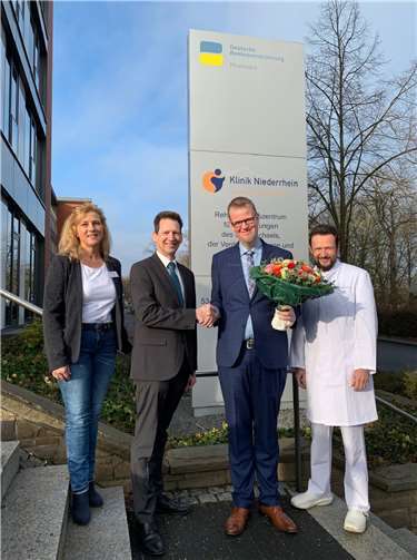 Christiane Backes (Leiterin Personal) Holger Baumann (DRV-Geschäftsführung), Matthias Herscheid (Verwaltungsdirektor) und Dr. Reiner Caspari (ärztlicher Direktor).Foto: Katharina Frank