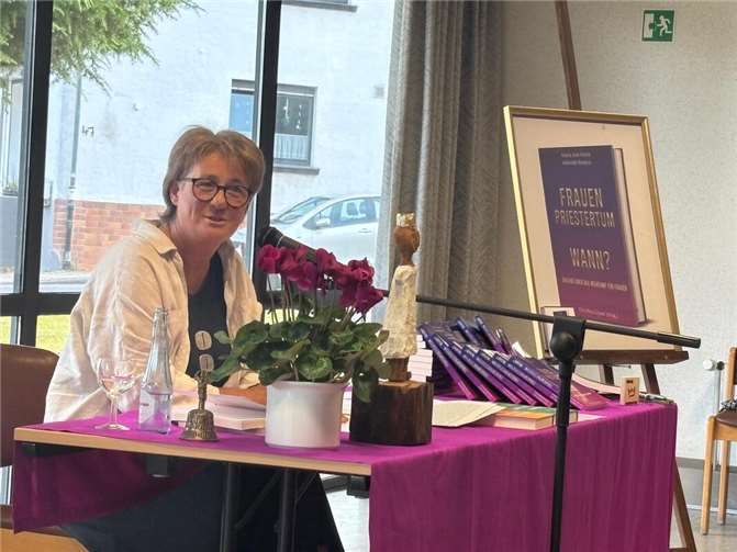 Christina Gauer bei der Lesung.  Foto: Petra Frey