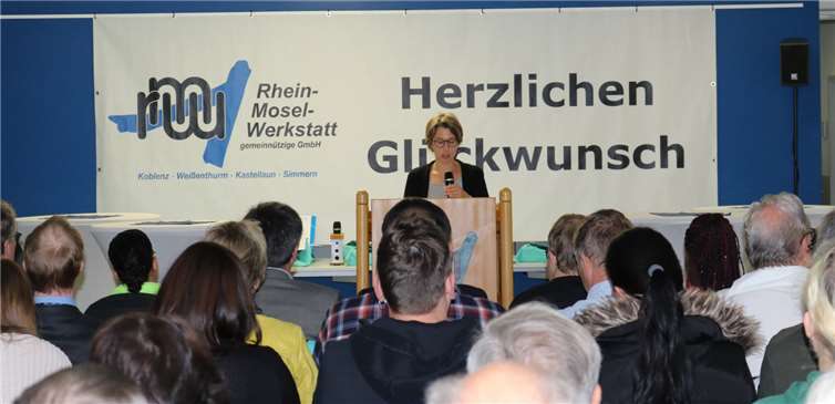 Christina Herbst-Wirtz bei der Begrüßung.