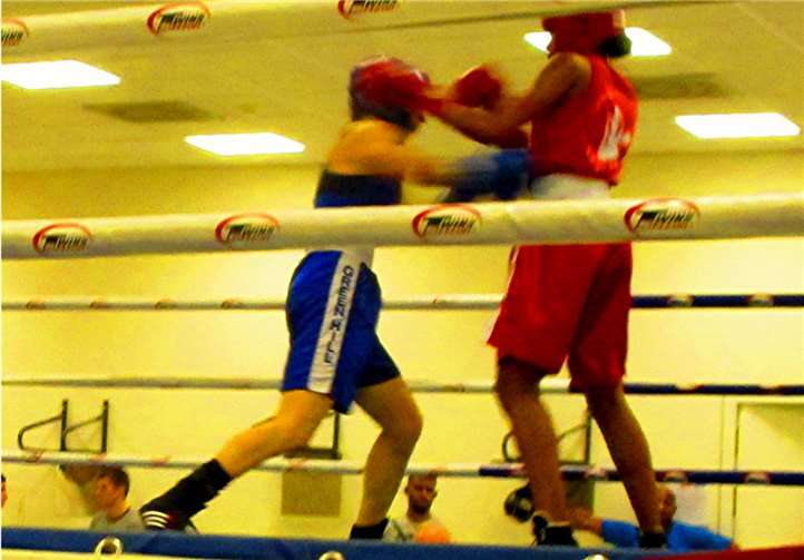 Christina Nickenig (blaue Ecke) gegen Marcia da Luz (rote Ecke). privat