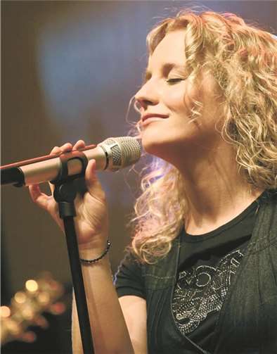 Christina Rommel und ihre Band geben in der Landskroner Festhalle ein besonderes Konzert. privat