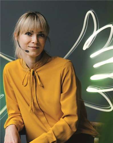 Christine Neumann, einer der global office Telefonengel. Foto: global office