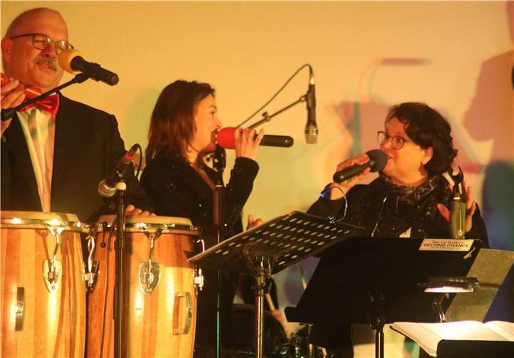 Christine Wolf und Michaela Eul als „White Queens of Soul“.