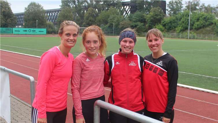 Christine Zeni, L. Müller (LLG Hunsrück), Jana Krämer und Sandra Teller (v.l.) waren mit am Start in Urmitz.Foto: privat