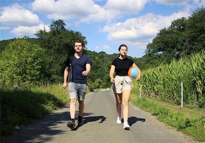 Christofer von Collas und Maya Schmitz auf dem Weg zu den Dreharbeiten. Foto: privat