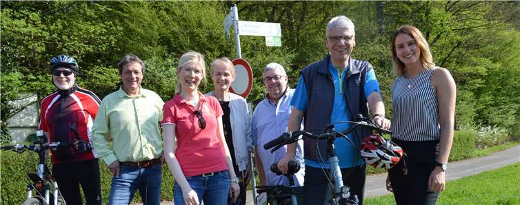 Christoph Hoopmann und Maja Büttner vom Westerwald Touristik-Service informierten die Mitglieder der CDU Kreistagsfraktion bei einem gemeinsamen Treffen. privat