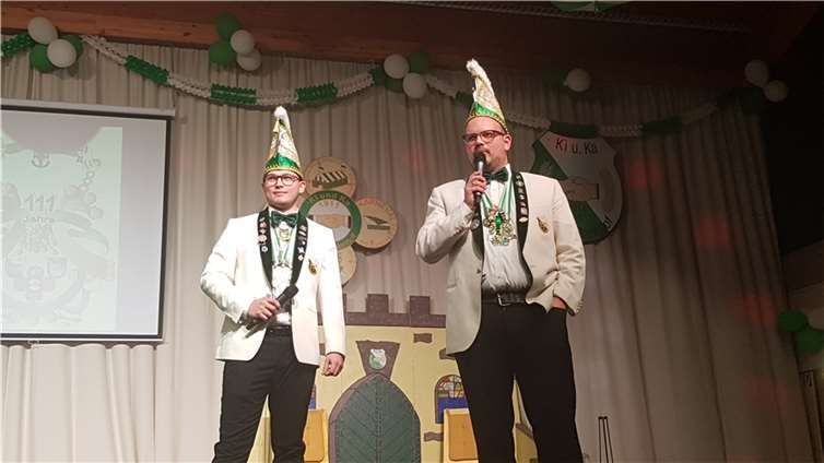 Christoph Krämer (rechts) und Finn-Luca Bauer (links) leiteten souverän als Moderatoren durch das Programm.