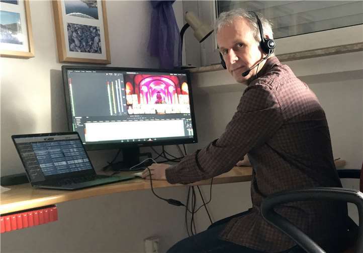 Christoph Litauer produzierte aus vielen Einzelstimmen ein wunderbares Video zum Lied „Meine Seele ist Stille in dir“.