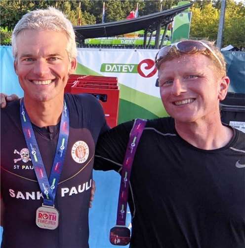 Christoph Mauel (re) zusammen mit Tagesschausprecher Thorsten Schröder bei der Ironman Challenge in Roth. Quelle: LT Puderbach