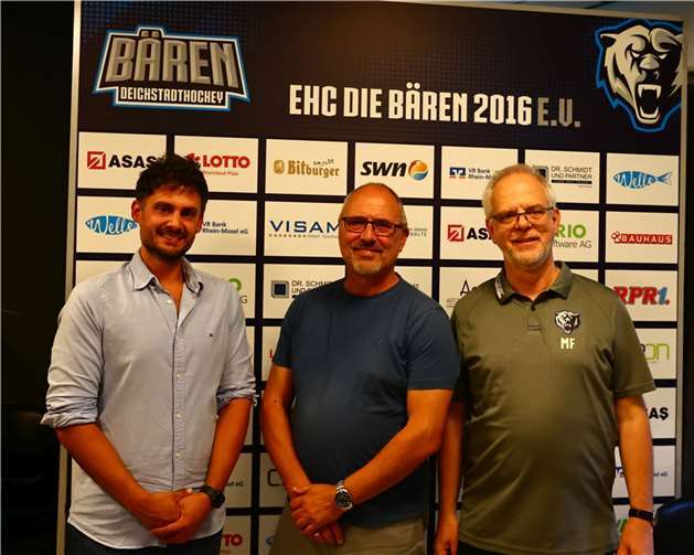Christoph Runkel, Burkhard Weller und Michael Fergen (v.l.) bilden den neuen Vorstand des EHC „Die Bären“ 2016. Foto: EHC „Die Bären“ 2016