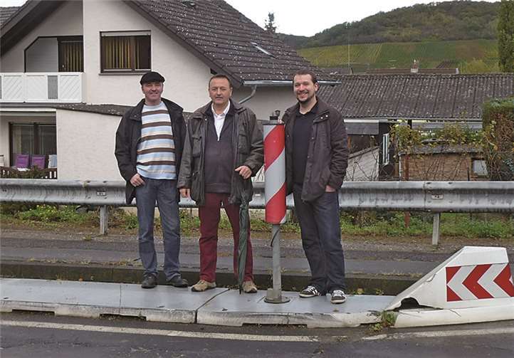 Christoph Scheuer, Rainer Ockenfels und Udo Heimermann (Bündnis 90/ Die Grünen) Ortsbeiratsmitglieder in Heimersheim/Ehlingen wollen den Orteingang von Ehelingen attraktiver gestalten privat
