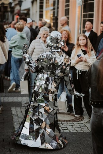 „Chrome City“ zeigte eindrucksvoll, mit welcher Leidenschaft die Welt des Motorsports die Menschen verbindet.Foto: Aktionsgemeinschaft Andernach Attraktiv e.V.