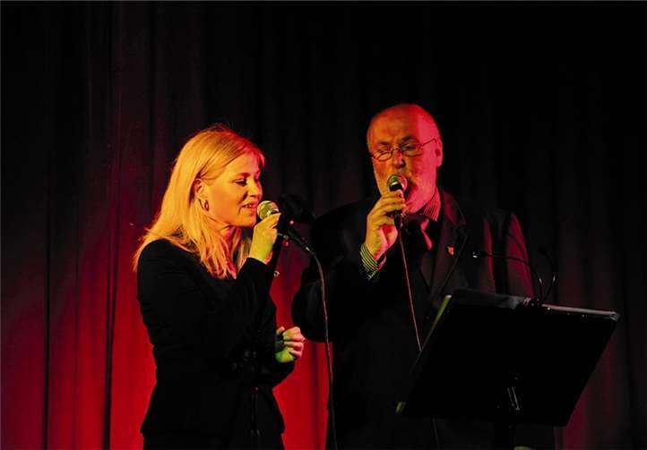 Claudia Krahe und Detlef Schäfer begeisterten das Publikum im Saal Herges.RÜ