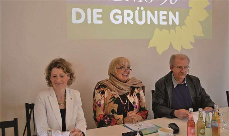 Claudia Roth (Mitte) referierte über die enorme Flüchtlingsproblematik aus Nahost und Afrika. AB