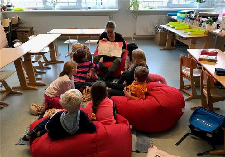 Claudia Thelen mit der Neinhorn-Gruppe