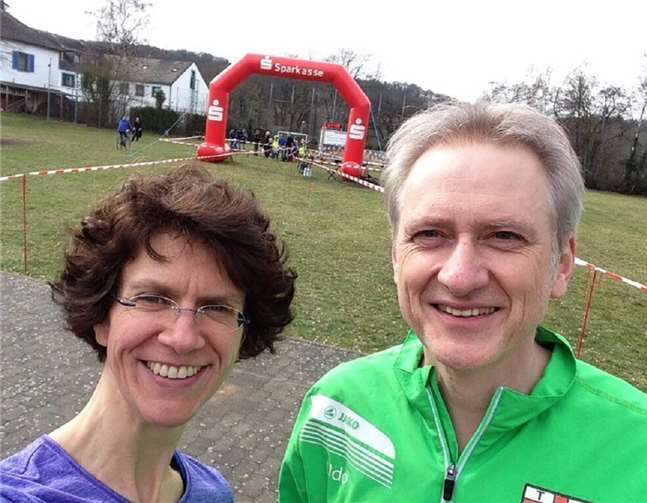 Claudia und Udo vor dem Zielbogen in Horchheim.privat