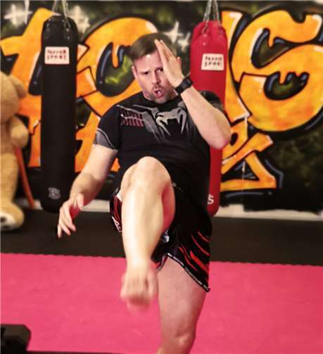 Claus ist zertifizierter Trainer der Traditional Martial Arts Academy und lebt die Kampfkunst.Fotos: privat