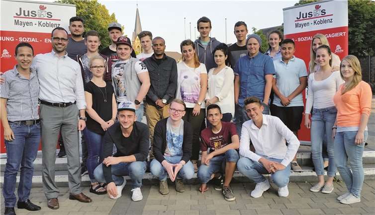 Clemens Hoch, Chef der Staatskanzlei Rheinland-Pfalz und Landtagskandidat, besuchte die Jusos Mayen-Koblenz auf ihrer jüngsten Sitzung. privat